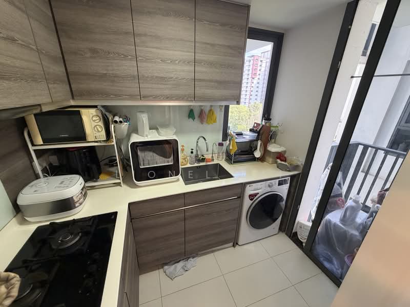 Coco Palms, 27 Pasir Ris Grove, 3 Bedrooms, 904 sqft, Condominium For Rent, by Lionel Mai, 500163594 - Kitchen - PropertyGuru.com.sg