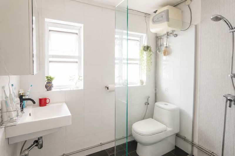 My Eng Watt Dream, Eng Watt Street, 2 Bedrooms, 1,000 sqft, Conservation House For Sale, by Susan Prior, 500163601 - Bathroom - PropertyGuru.com.sg