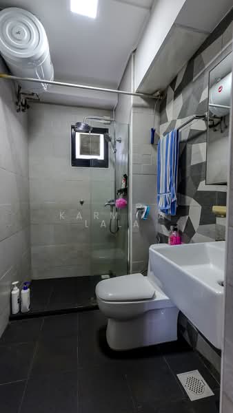 158B Rivervale Crescent, 158B Rivervale Crescent, 3 Bedrooms, 1,185 sqft, HDB Flat For Sale, by Karmila Lala, 500163606 - Bathroom - PropertyGuru.com.sg