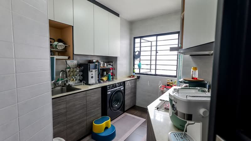 158B Rivervale Crescent, 158B Rivervale Crescent, 3 Bedrooms, 1,185 sqft, HDB Flat For Sale, by Karmila Lala, 500163606 - Kitchen - PropertyGuru.com.sg