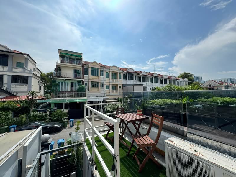 Westwood Crescent, , Room Rental, 200 sqft, Terraced House For Rent, by Alex Deven, 500163612 - Balcony - PropertyGuru.com.sg