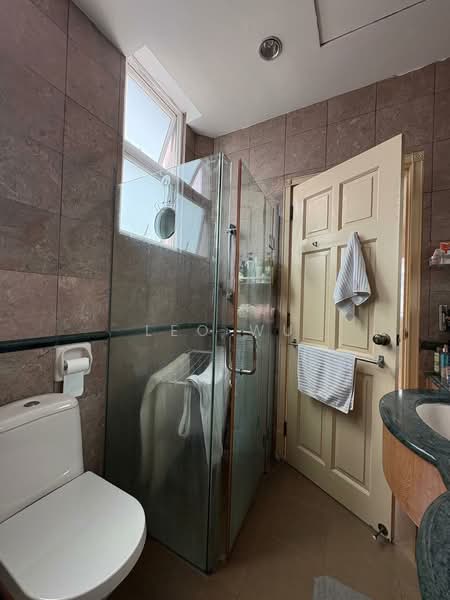 Burgundy Hill, Burgundy Rise, Room Rental, 377 sqft, Semi-Detached House For Rent, by Leo Wu, 500163619 - Bathroom - PropertyGuru.com.sg