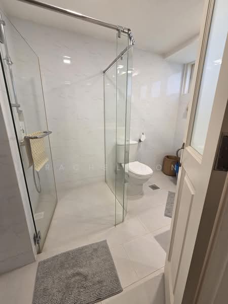 Elevated Tranquil Semi Detach 5 room 5 bath, Medway Drive, Crowhurst Drive, Bodmin Drive, Brockhampton Drive, Bloxhome Drive, Borthwick Drive, Blandford, Farleigh Avenue, Chartwell Drive, Walmer Drive, Lorong Chuan, Serangoon Garden Estate, Serangoon Garden Way, Hougang / Punggol / Sengkang, 5 Bedrooms, 5,000 sqft, Semi-Detached House For Sale, by Rachel Hon, 500163620 - Bathroom - PropertyGuru.com.sg