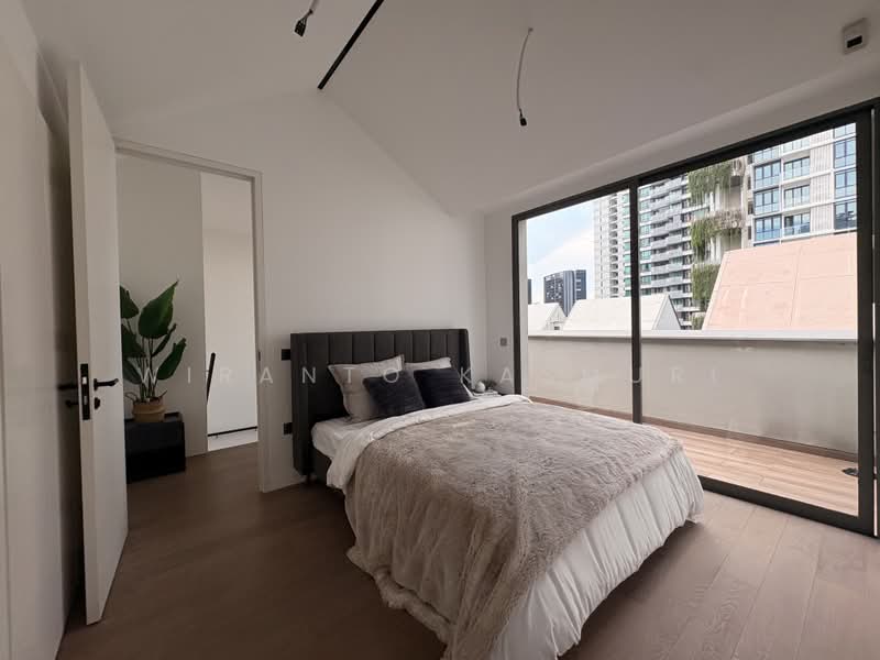 Cheapest Freehold 3BR Penthouse |1KM to Top Schools | Huge Landscape, , 3 Bedrooms, 1,410 sqft, Condominium For Sale, by Wiranto Kasmuri, 500163622 - Bedroom - PropertyGuru.com.sg