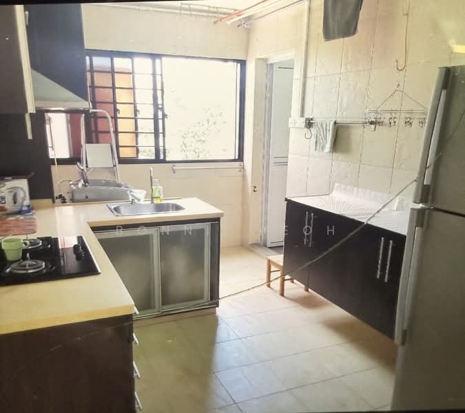 614 Hougang Avenue 8, 614 Hougang Avenue 8, 3 Bedrooms, 904 sqft, HDB Flat For Rent, by Bonnie Yeoh, 500163623 - Kitchen - PropertyGuru.com.sg
