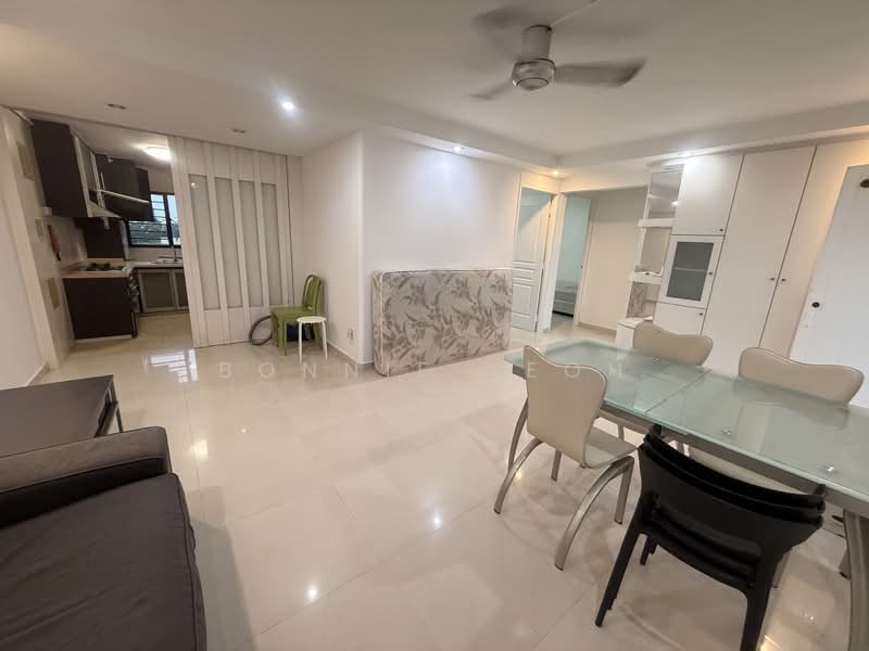 614 Hougang Avenue 8, 614 Hougang Avenue 8, 3 Bedrooms, 904 sqft, HDB Flat For Rent, by Bonnie Yeoh, 500163623 - Kitchen - PropertyGuru.com.sg