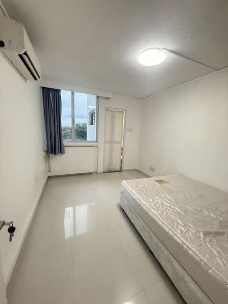 614 Hougang Avenue 8, 614 Hougang Avenue 8, 3 Bedrooms, 904 sqft, HDB Flat For Rent, by Bonnie Yeoh, 500163623 - Master Bedroom - PropertyGuru.com.sg