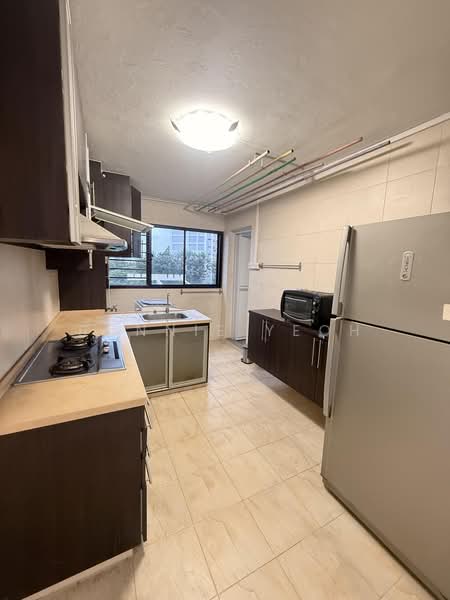 614 Hougang Avenue 8, 614 Hougang Avenue 8, 3 Bedrooms, 904 sqft, HDB Flat For Rent, by Bonnie Yeoh, 500163623 - Kitchen - PropertyGuru.com.sg