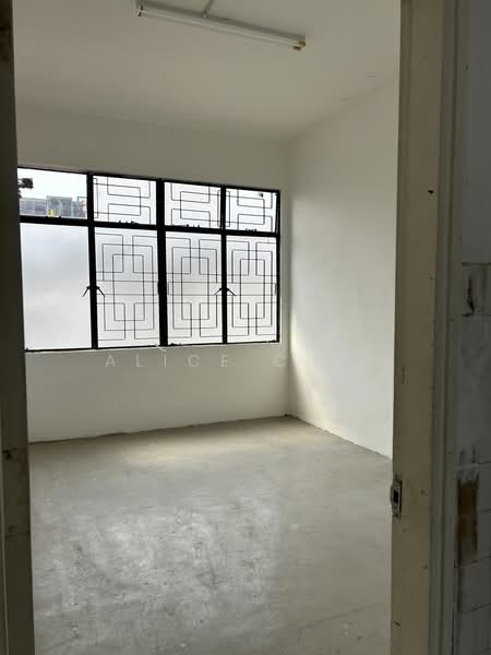 Jalan Senang, , 3,602 sqft, Light Industrial (B1) For Rent, by Alice Chia, 500163630 - Interior - CommercialGuru.com.sg