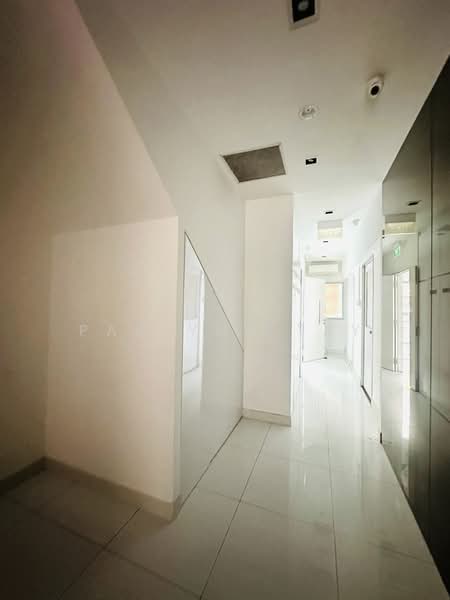 722 Ang mo kio ave 8, 722 ang mo kio, Ang Mo Kio / Bishan / Thomson, 1,635 sqft, Shop / Shophouse For Sale, by Paulynn Tay, 500163635 - Corridor - CommercialGuru.com.sg