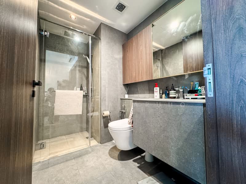 Midtown Modern, 18 Tan Quee Lan Street, 1 Bedroom, 409 sqft, Condominium For Sale, by Ahmad Faruuq, 500163645 - Bathroom - PropertyGuru.com.sg