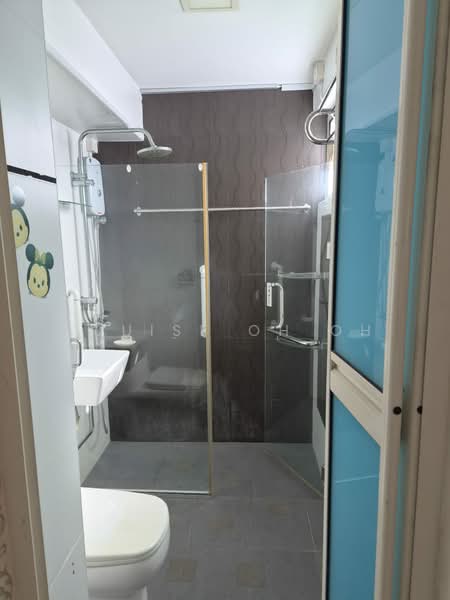 369 Bukit Batok Street 31, 369 Bukit Batok Street 31, 3 Bedrooms, 1,119 sqft, HDB Flat For Sale, by Louise Oh Oh, 500163658 - Bathroom - PropertyGuru.com.sg
