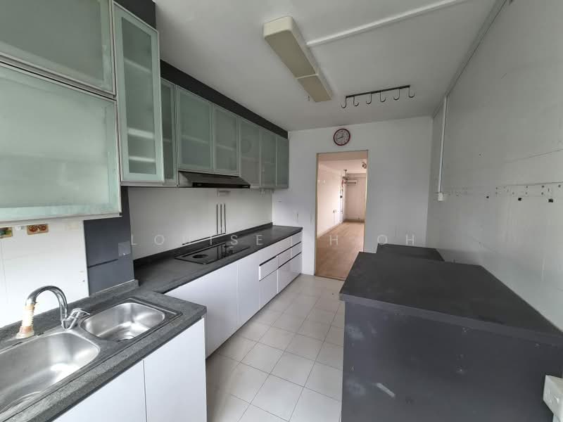 369 Bukit Batok Street 31, 369 Bukit Batok Street 31, 3 Bedrooms, 1,119 sqft, HDB Flat For Sale, by Louise Oh Oh, 500163658 - Kitchen - PropertyGuru.com.sg
