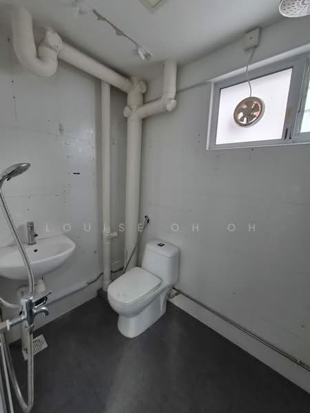 369 Bukit Batok Street 31, 369 Bukit Batok Street 31, 3 Bedrooms, 1,119 sqft, HDB Flat For Sale, by Louise Oh Oh, 500163658 - Bathroom - PropertyGuru.com.sg