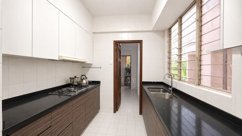 Castle Green, 485 Yio Chu Kang Road, 3 Bedrooms, 1,119 sqft, Condominium For Sale, by Stanley Ho, 500163661 - Kitchen - PropertyGuru.com.sg