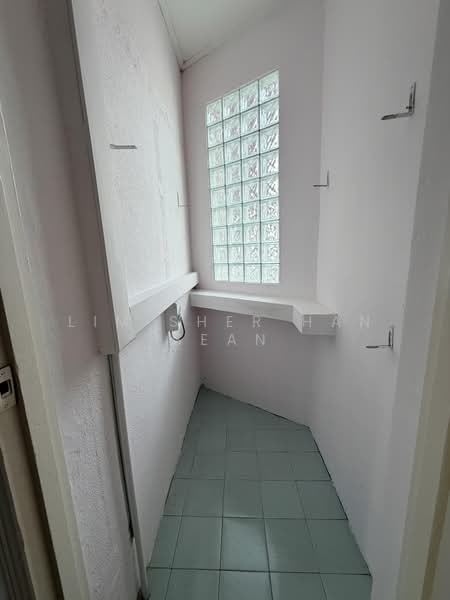 Jalan harom setangkai, Jalan Harom Setangkai, Room Rental, 400 sqft, Semi-Detached House For Rent, by Lim Sher Han Sean, 500163664 - Interior - PropertyGuru.com.sg
