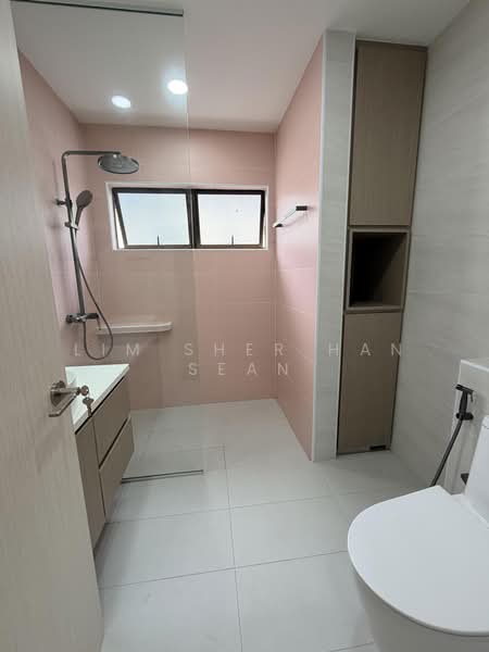Jalan harom setangkai, Jalan Harom Setangkai, Room Rental, 400 sqft, Semi-Detached House For Rent, by Lim Sher Han Sean, 500163664 - Bathroom - PropertyGuru.com.sg