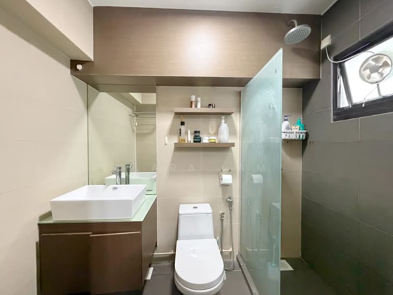 507D Wellington Circle, 507D Wellington Circle, 3 Bedrooms, 1,399 sqft, HDB Flat For Sale, by Clara Lam, 500163681 - Bathroom - PropertyGuru.com.sg