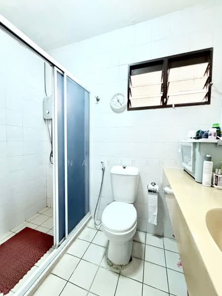 205B Compassvale Lane, 205B Compassvale Lane, 4 Bedrooms, 1,539 sqft, HDB Flat For Sale, by Nona Kirana, 500163688 - Bathroom - PropertyGuru.com.sg