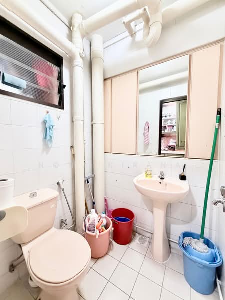 205B Compassvale Lane, 205B Compassvale Lane, 4 Bedrooms, 1,539 sqft, HDB Flat For Sale, by Nona Kirana, 500163688 - Bathroom - PropertyGuru.com.sg