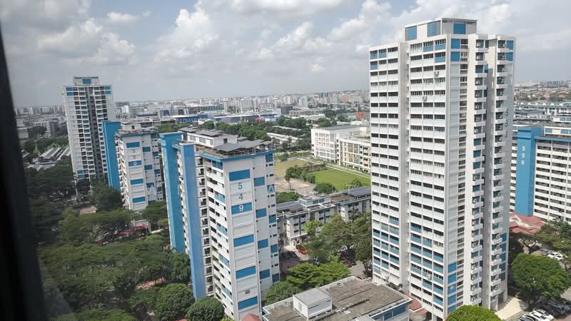 545 Ang Mo Kio Avenue 10, 545 Ang Mo Kio Avenue 10, 3 Bedrooms, 1,270 sqft, HDB Flat For Sale, by William Tan, 500163691 - Exterior - PropertyGuru.com.sg