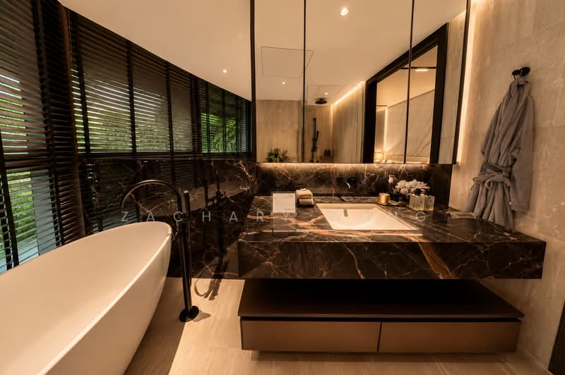 Ultra Luxury Freehold in the Heart of CBD! Unblocked Views!, , 4 Bedrooms, 2,067 sqft, Condominium For Sale, by Zachary Wong, 500163693 - Bathroom - PropertyGuru.com.sg