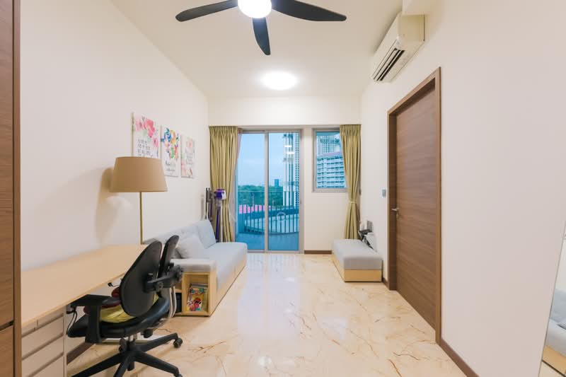 Queens Peak, 3 Dundee Road, 1 Bedroom, 441 sqft, Condominium For Rent, by Ian Chua, 500163707 - Living Room - PropertyGuru.com.sg