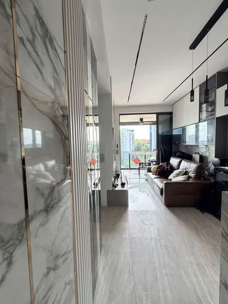Leedon Green, 28 Leedon Heights, 2 Bedrooms, 710 sqft, Condominium For Sale, by Kenneth Shi, 500163715 - Living Room - PropertyGuru.com.sg