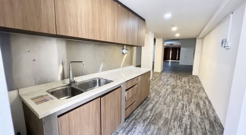Pagoda Street, Pagoda Street, 1,236 sqft, Shop / Shophouse For Rent, by Patrick Poh 傅靖尰, 500163723 - Kitchen - CommercialGuru.com.sg