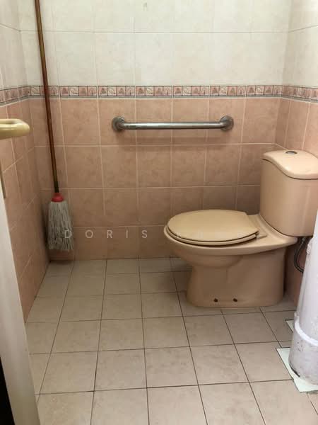 308 Clementi Avenue 4, 308 Clementi Avenue 4, 2 Bedrooms, 721 sqft, HDB Flat For Rent, by Doris Kang, 500163727 - Bathroom - PropertyGuru.com.sg