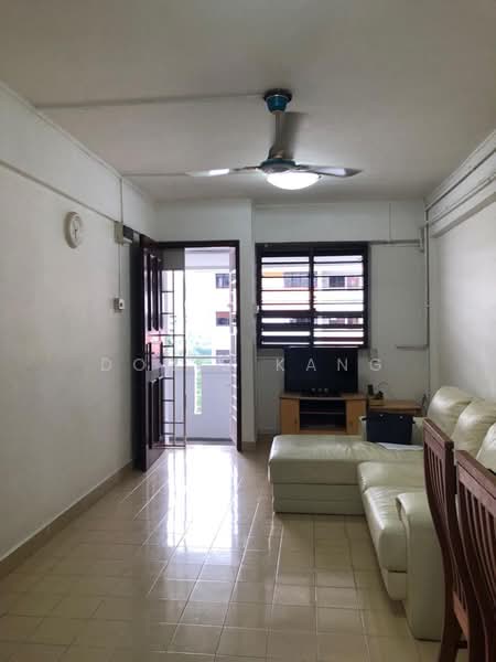 308 Clementi Avenue 4, 308 Clementi Avenue 4, 2 Bedrooms, 721 sqft, HDB Flat For Rent, by Doris Kang, 500163727 - Living Room - PropertyGuru.com.sg