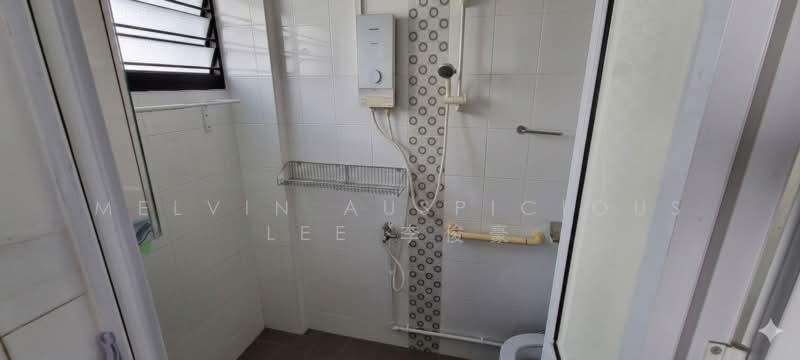 163 Bukit Batok Street 11, 163 Bukit Batok Street 11, 3 Bedrooms, 1,130 sqft, HDB Flat For Sale, by Melvin Auspicious Lee 李俊豪, 500163740 - Bathroom - PropertyGuru.com.sg