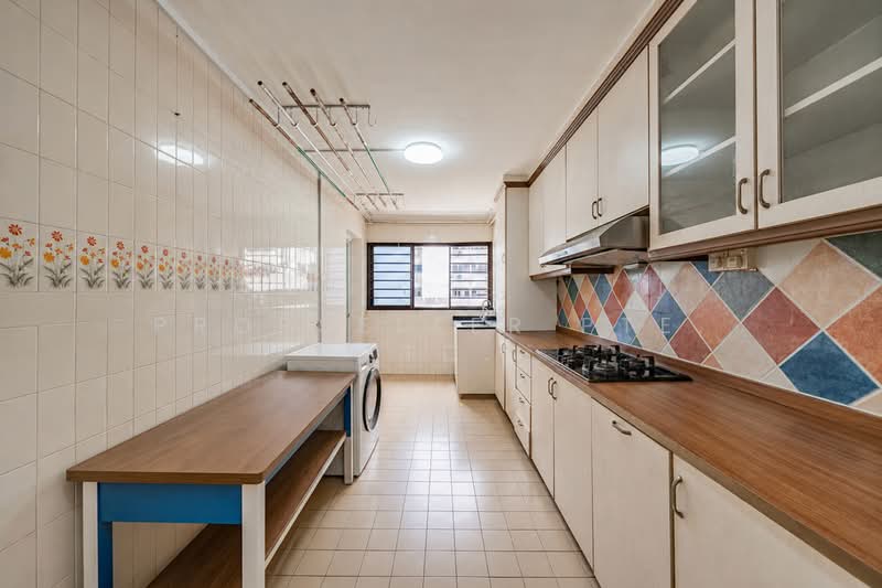 141 Bedok Reservoir Road, 141 Bedok Reservoir Road, 3 Bedrooms, 1,313 sqft, HDB Flat For Sale, by Elaine Wong, 500163743 - Kitchen - PropertyGuru.com.sg