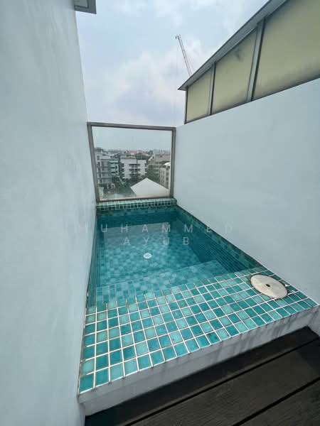 Park Residences Kovan, 831 Upper Serangoon Road, 1 Bedroom, 657 sqft, Condominium For Sale, by Muhammed Ayub, 500163749 - Pool - PropertyGuru.com.sg