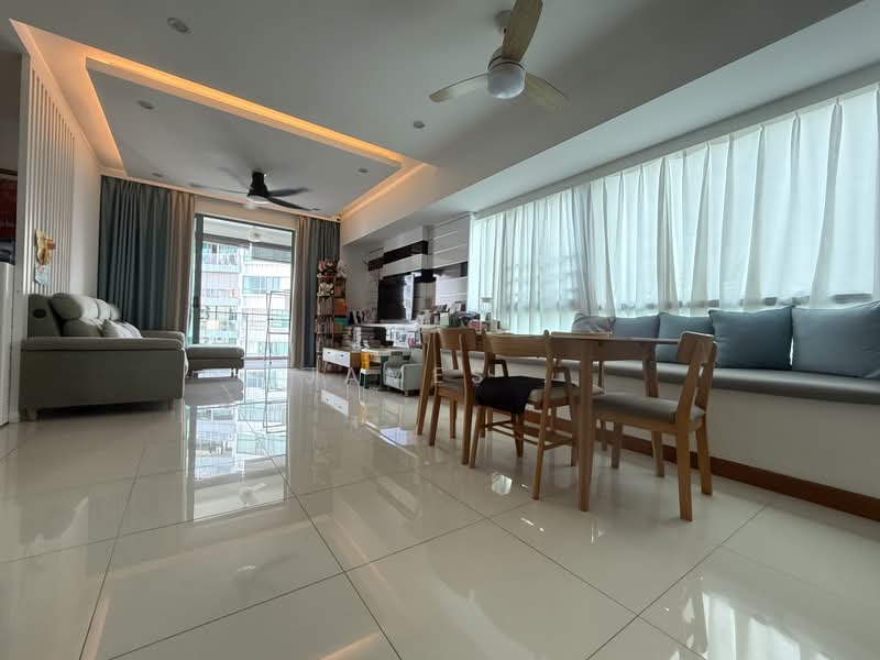 Waterfront Waves, 760 Bedok Reservoir Road, 3 Bedrooms, 1,324 sqft, Condominium For Sale, by James ., 500163754 - Living Room - PropertyGuru.com.sg