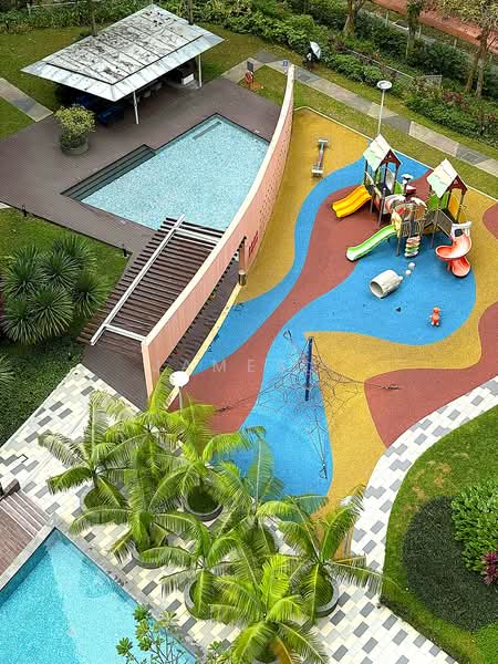 Waterfront Waves, 760 Bedok Reservoir Road, 3 Bedrooms, 1,324 sqft, Condominium For Sale, by James ., 500163754 - Pool - PropertyGuru.com.sg