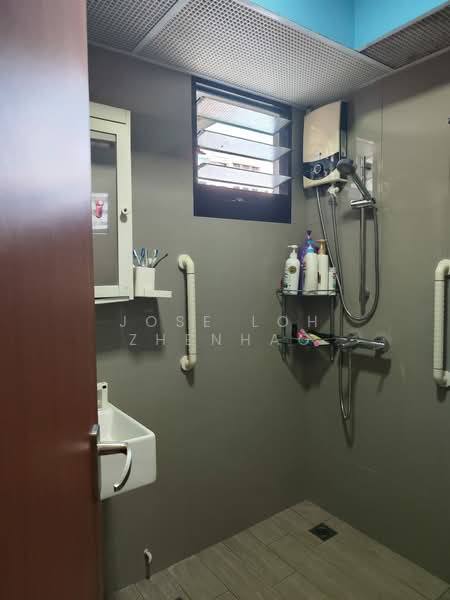 601A Tampines Avenue 9, 601A Tampines Avenue 9, 3 Bedrooms, 1,205 sqft, HDB Flat For Sale, by Jose Loh Zhenhao, 500163756 - Bathroom - PropertyGuru.com.sg