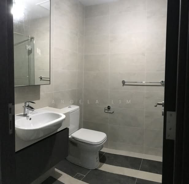 Parc Riviera, 101 West Coast Vale, 2 Bedrooms, 710 sqft, Condominium For Rent, by Angela Lim, 500163759 - Common Bathroom - PropertyGuru.com.sg