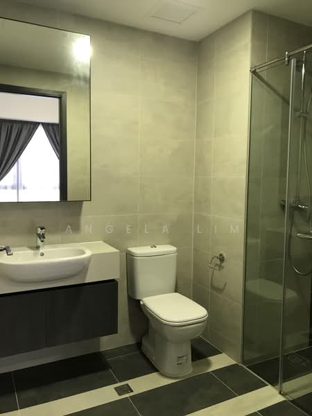 Parc Riviera, 101 West Coast Vale, 2 Bedrooms, 710 sqft, Condominium For Rent, by Angela Lim, 500163759 - Master Bathroom - PropertyGuru.com.sg