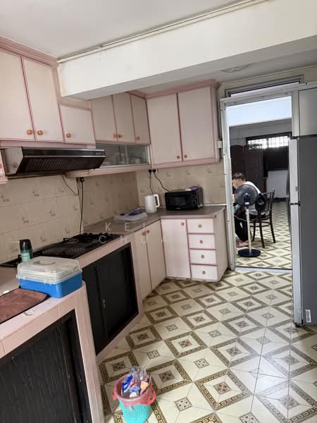 19 Ghim Moh Road, 19 Ghim Moh Road, 2 Bedrooms, 700 sqft, HDB Flat For Sale, by Kelvin Chuang, 500163767 - Kitchen - PropertyGuru.com.sg