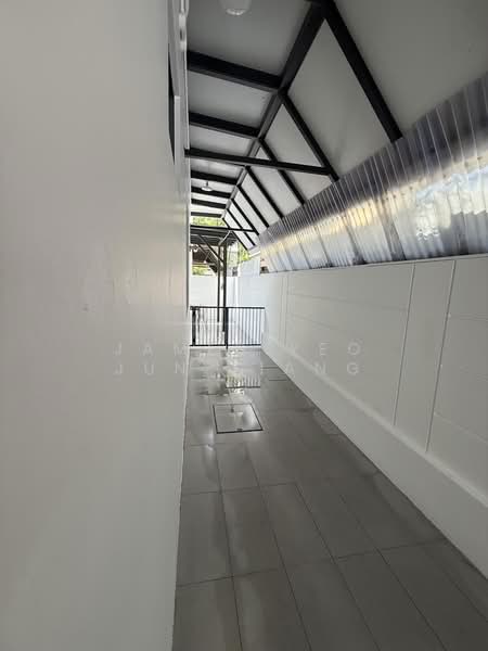 D19 Bungalow for Rent, Ponggol Twenty Fourth Avenue, 7 Bedrooms, 5,011 sqft, Bungalow House For Rent, by James Yeo Jun Xiang, 500163768 - Corridor - PropertyGuru.com.sg