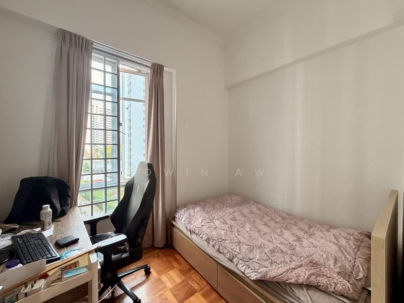 Cavendish Park, 18 Pine Grove, 3 Bedrooms, 1,270 sqft, Condominium For Sale, by Edwin Aw, 500163778 - Bedroom - PropertyGuru.com.sg