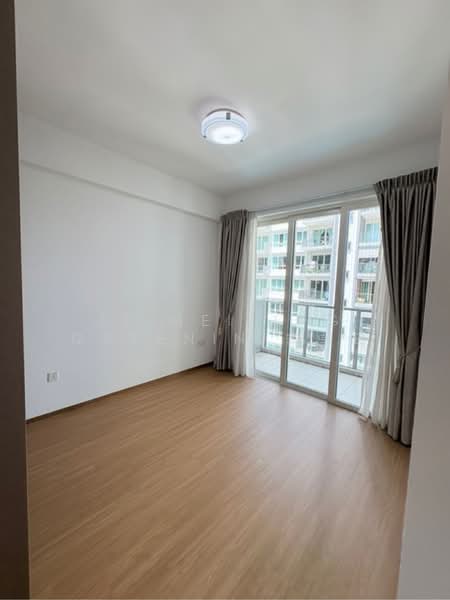 Vacanza @ East, 50 Lengkong Tujoh, Eunos / Geylang / Paya Lebar, 2 Bedrooms, 807 sqft, Condominium For Sale, by Li Meiling Queenin 李美玲, 500163785 - Master bedroom - PropertyGuru.com.sg
