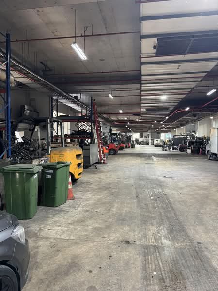 West Connect Building, 10 Buroh Street, 1,733 sqft, Factory / Workshop (B2) For Sale, by William Tan, 500163788 - Interior - CommercialGuru.com.sg