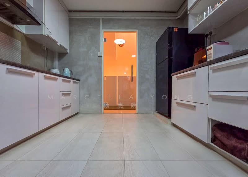 446 Hougang Avenue 8, 446 Hougang Avenue 8, 4 Bedrooms, 1,614 sqft, HDB Flat For Sale, by Marcella Yong 杨惠晴, 500163791 - Kitchen - PropertyGuru.com.sg