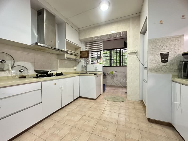 129 Rivervale Street, 129 Rivervale Street, 3 Bedrooms, 1,076 sqft, HDB Flat For Sale, by Renne Lim, 500163821 - Kitchen - PropertyGuru.com.sg
