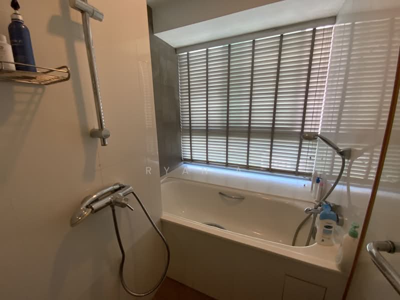 Botannia, 33A West Coast Park, 4 Bedrooms, 1,561 sqft, Condominium For Sale, by Ryan A, 500163863 - Master Bathroom - PropertyGuru.com.sg