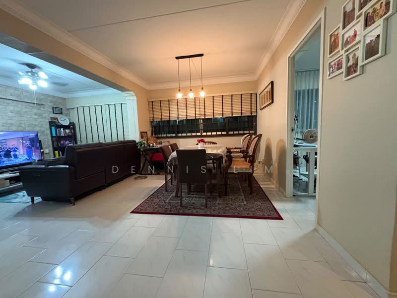 406 Choa Chu Kang Avenue 3, 406 Choa Chu Kang Avenue 3, 3 Bedrooms, 1,119 sqft, HDB Flat For Sale, by Dennis Lim, 500163910 - Living Room - PropertyGuru.com.sg