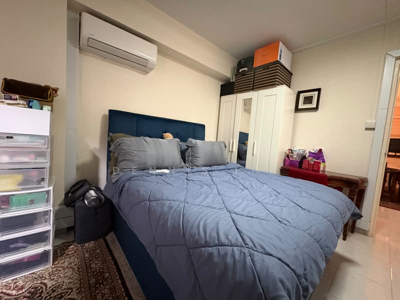 406 Choa Chu Kang Avenue 3, 406 Choa Chu Kang Avenue 3, 3 Bedrooms, 1,119 sqft, HDB Flat For Sale, by Dennis Lim, 500163910 - Bedroom - PropertyGuru.com.sg