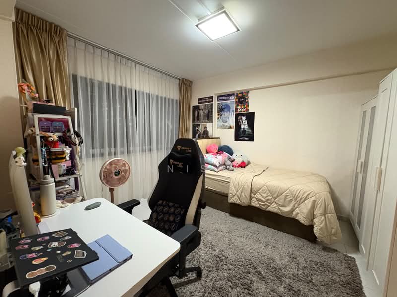 406 Choa Chu Kang Avenue 3, 406 Choa Chu Kang Avenue 3, 3 Bedrooms, 1,119 sqft, HDB Flat For Sale, by Dennis Lim, 500163910 - Bedroom - PropertyGuru.com.sg